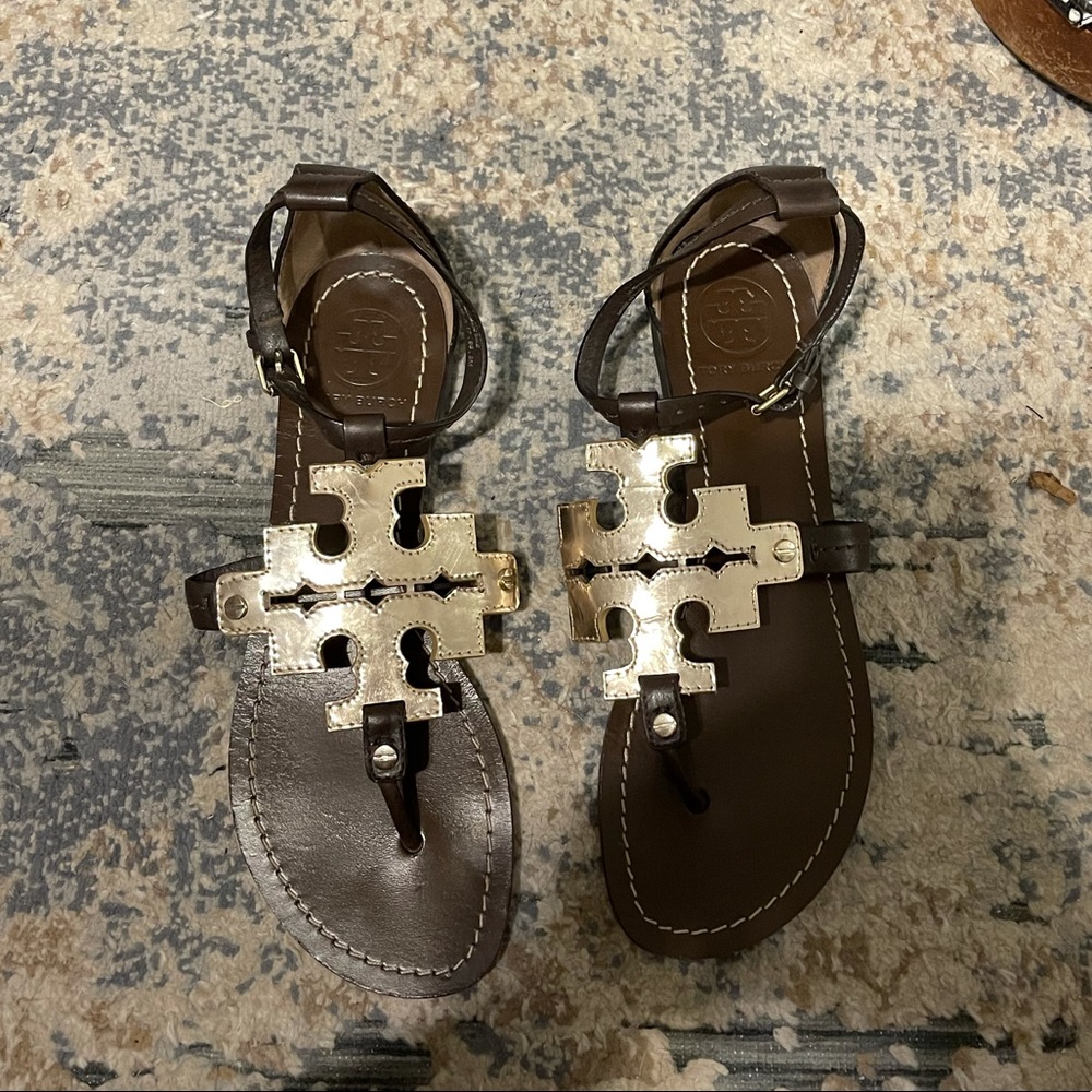 tory burch sandals comes with box